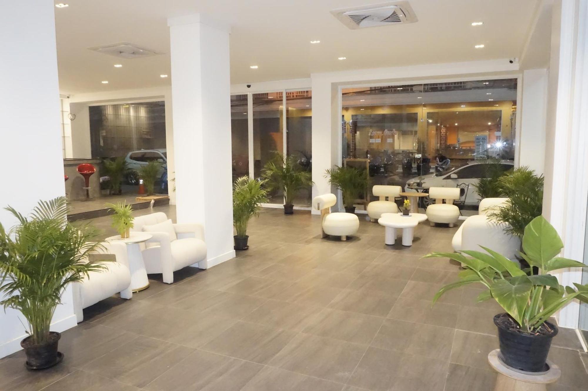 Blue Skyline Hotel Patong Bagian luar foto